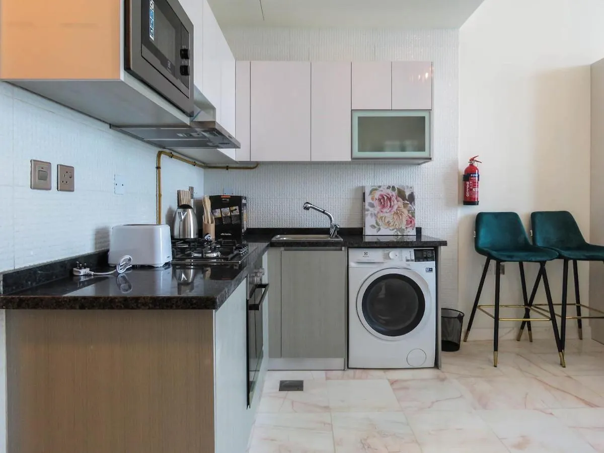 Apartment Super Oyo 833 Home Bayz By Danube Dubai